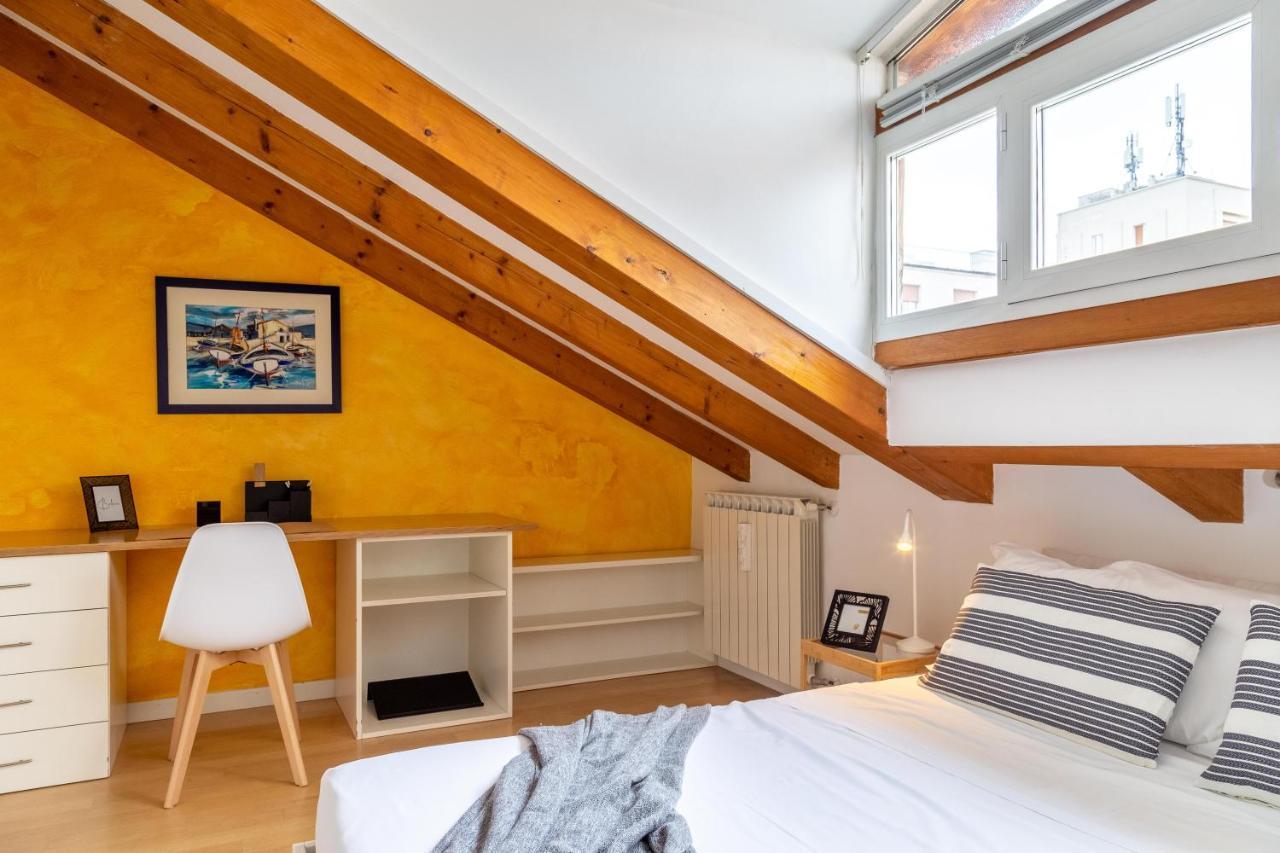 Lägenhet på 80 m² i Triestes centrum, med 3 sovrum och 3 badrum  Exteriör bild