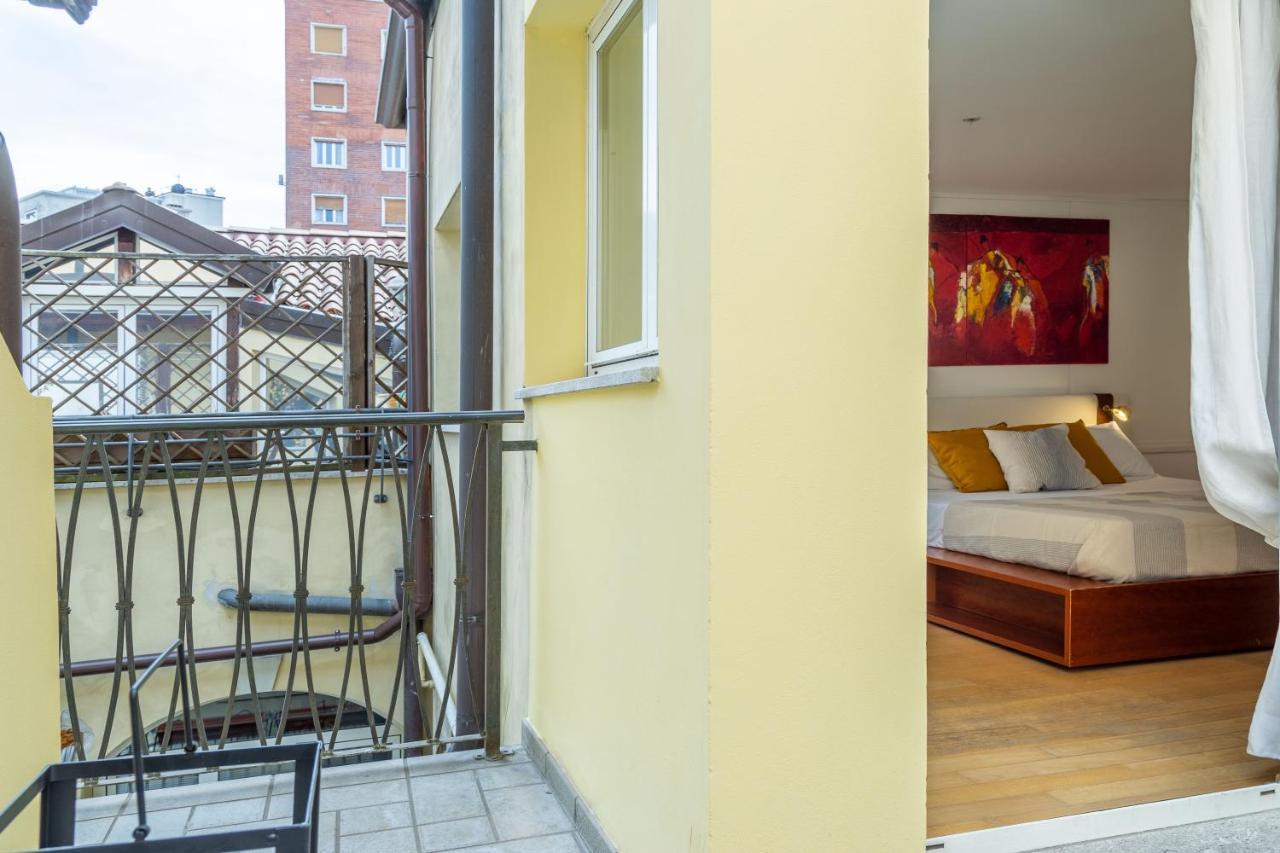 Lägenhet på 80 m² i Triestes centrum, med 3 sovrum och 3 badrum  Exteriör bild